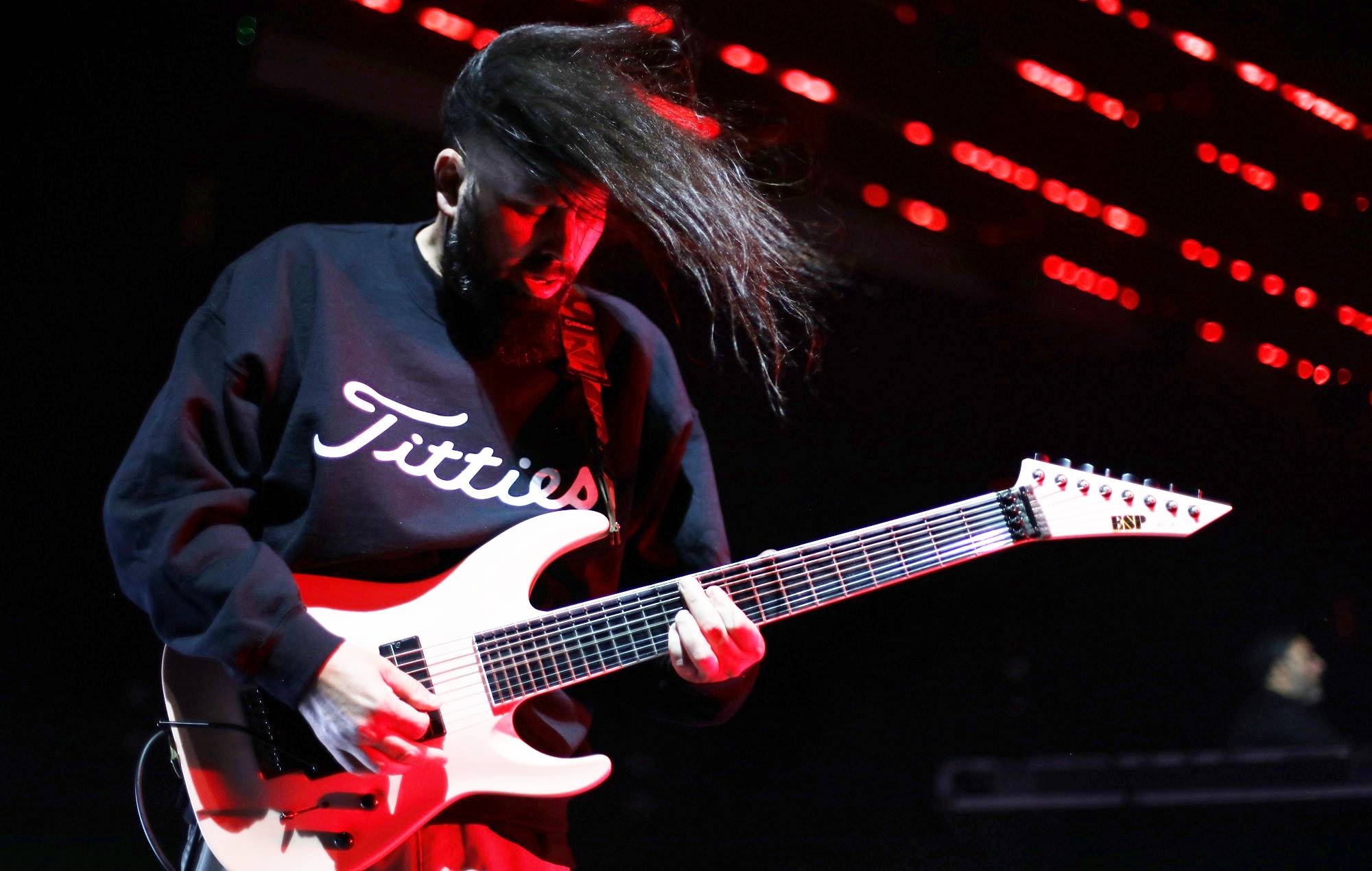 Гитарист Deftones Стивен Карпентер отказался от турне по Великобритании и Европе