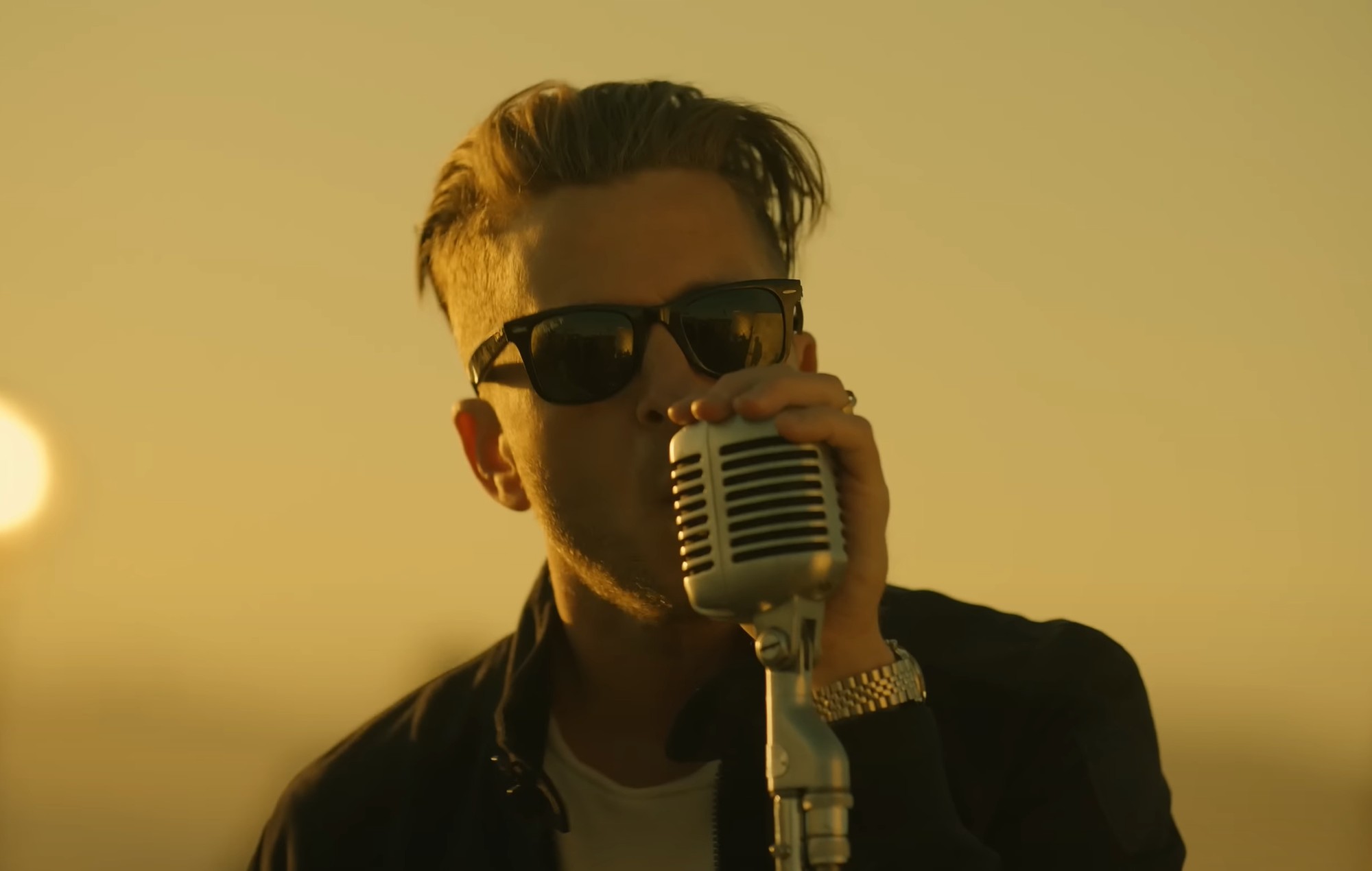 OneRepublic поделились новым синглом «I Ain’t Worried» из саундтрека к фильму «Лучший стрелок: Маверик»