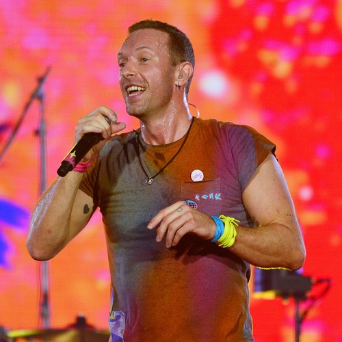 Coldplay отложили концерты в Бразилии из-за того, что у Криса Мартина развилась «серьезная инфекция легких»