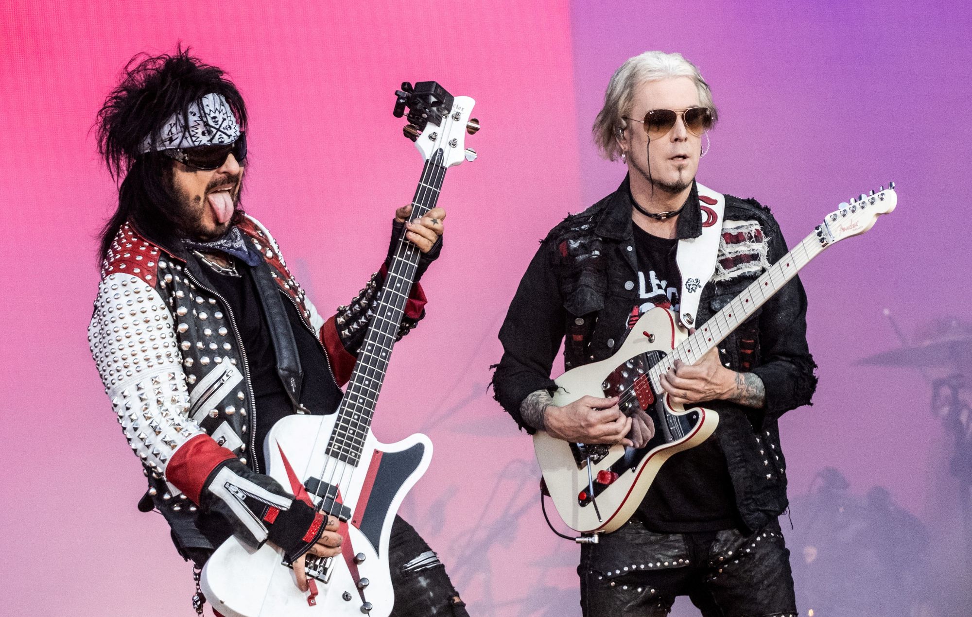 Mötley Crüe выступили с неожиданным интимным шоу перед выступлением на лондонском стадионе Уэмбли